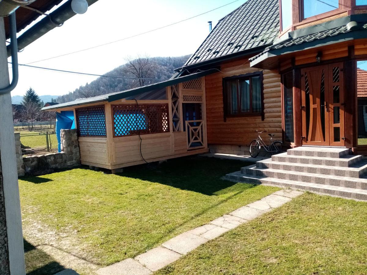 Садиба Федорчуків Гірська Хатина Sheshory Ngoại thất bức ảnh
